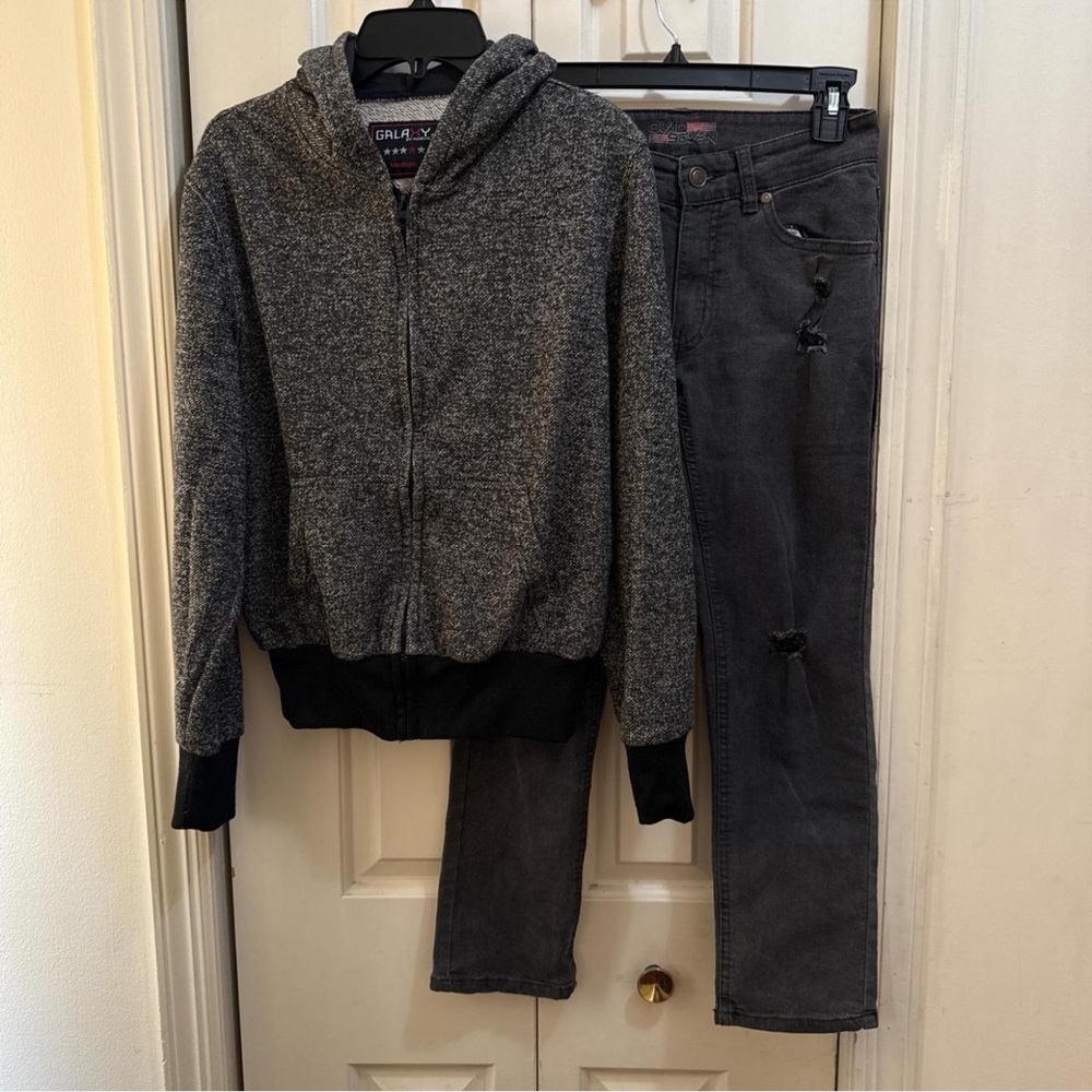 Gray Zip-Up Hoodie and Distressed Jeans Set